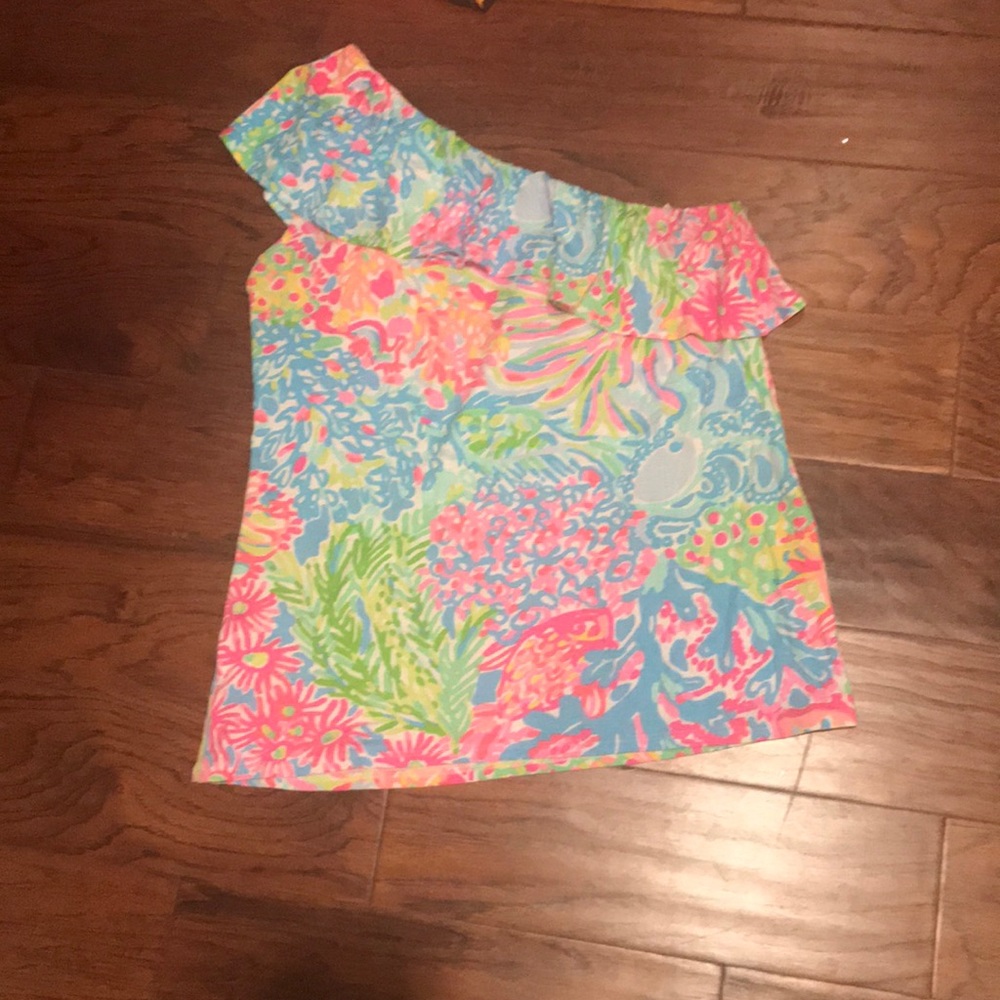One shoulder top